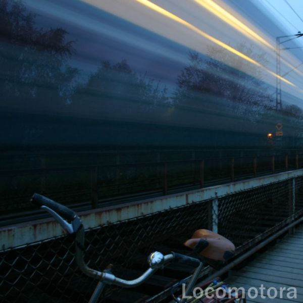 Archivo:Locomotora - 2009 - Locomotora.jpg