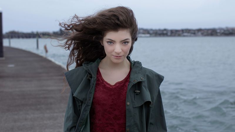 Archivo:Lorde background.jpg