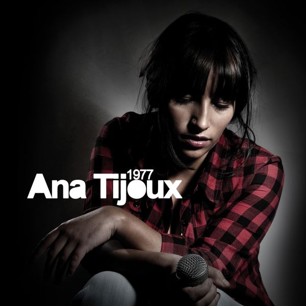 Archivo:Ana Tijoux - 2009 - 1977.jpg